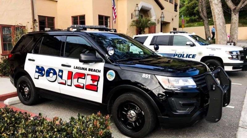 Putting American flags on police cars sparks backlash in Laguna Beach 