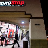 Robinhood shuts down GameStop trades - CNN