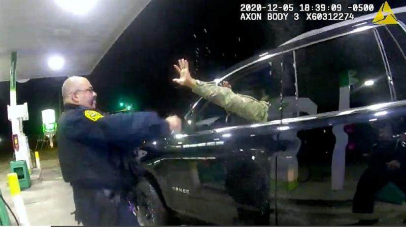 Police pull guns on and spray Black-Latino Army officer during traffic stop, lawsuit says - ABC News