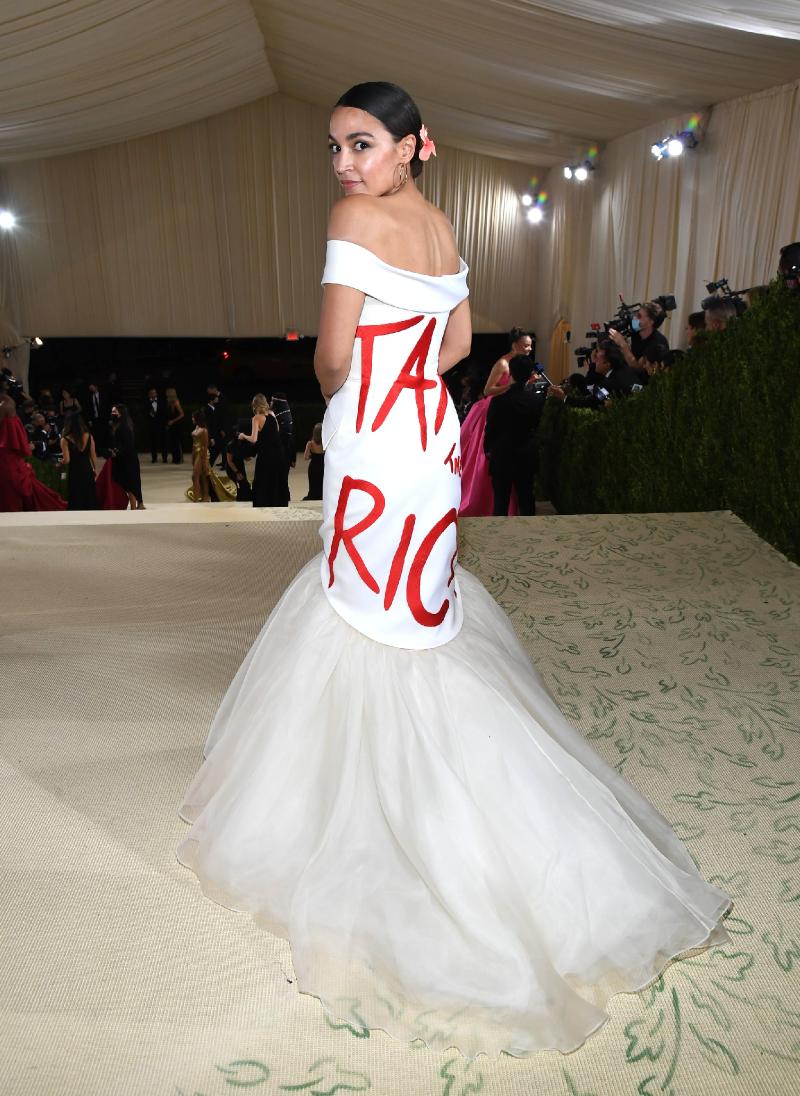 Alexandria Ocasio-Cortez's Dress at Met Gala 2021 Says 'Tax the Rich' | PEOPLE.com