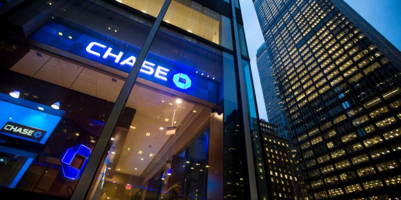 JPMorgan hit with $200 million in fines over use of encrypted messaging apps