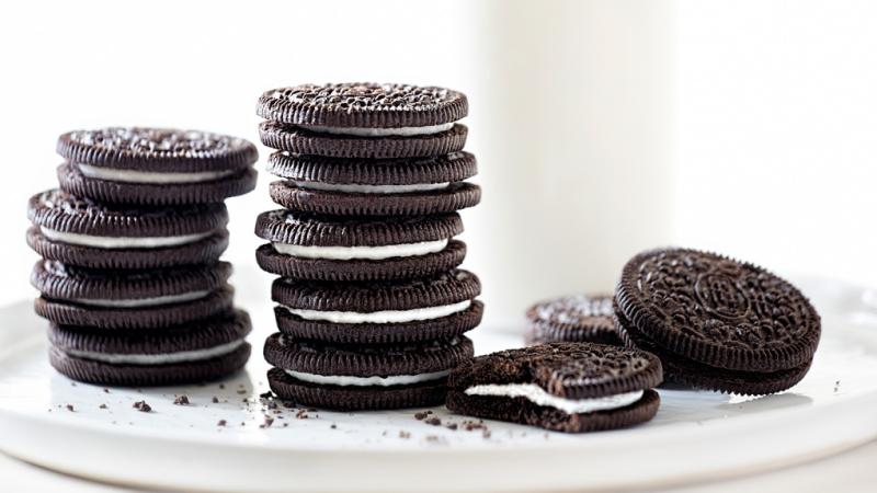 Do you split your Oreo? Researchers at MIT explain how to make the filling stick to one side