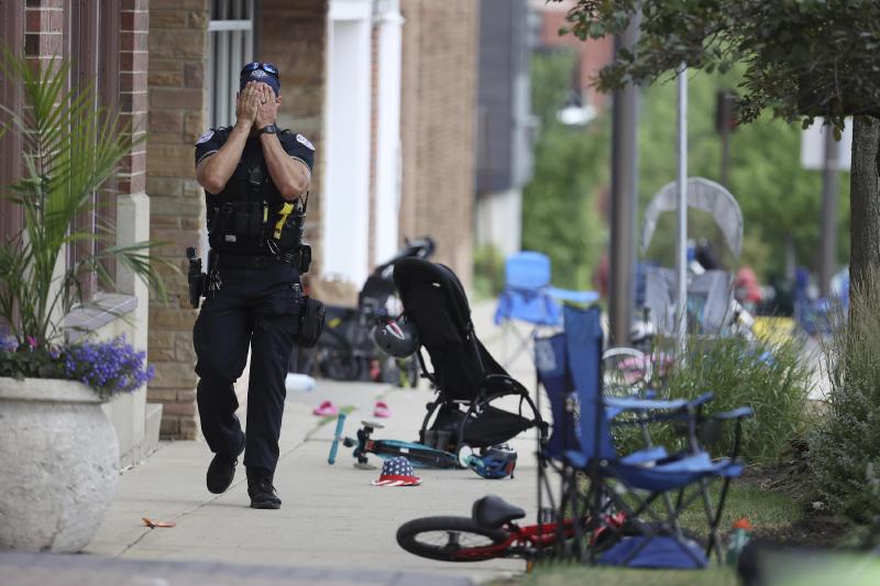 6 dead, 30 hurt in shooting at Chicago-area July 4 parade | AP News