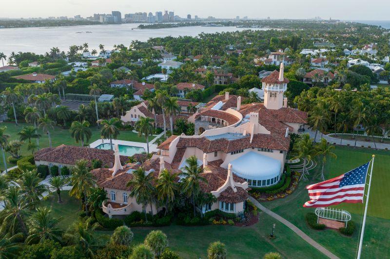 Mar-a-Lago search inventory shows documents marked as classified mixed with clothes, gifts, press clippings | CNN Politics