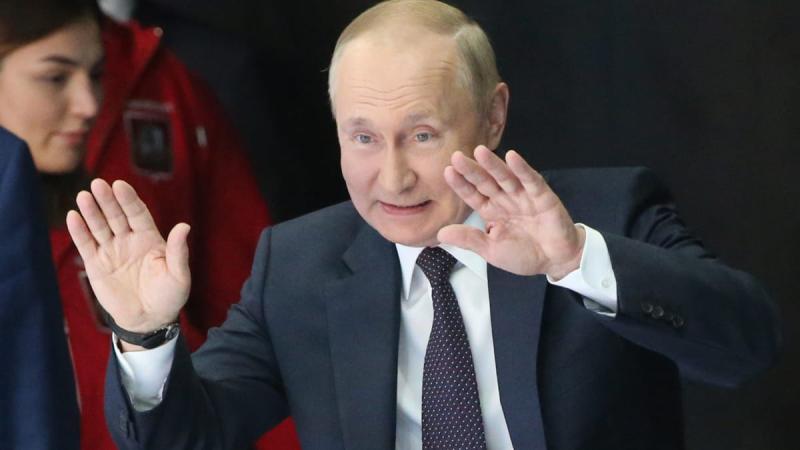 Moscow Officials Urge Vladimir Putin to Give Up Power