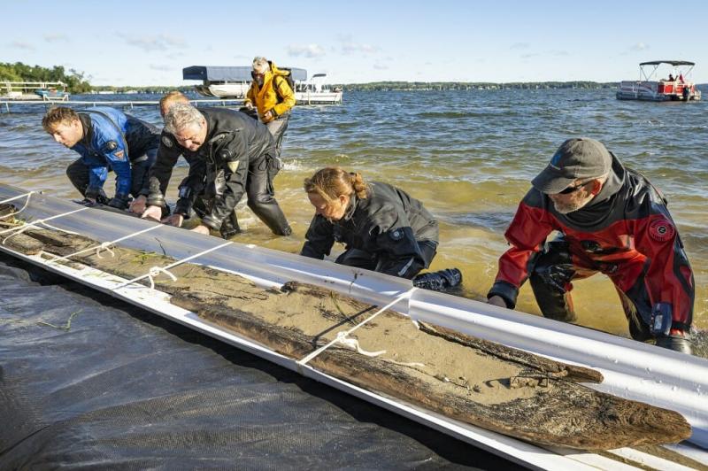 3,000-year-old canoe recovered from Lake Mendota