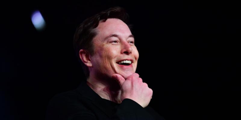 Elon Musk's weekend: Plenty of tweets, little clarity