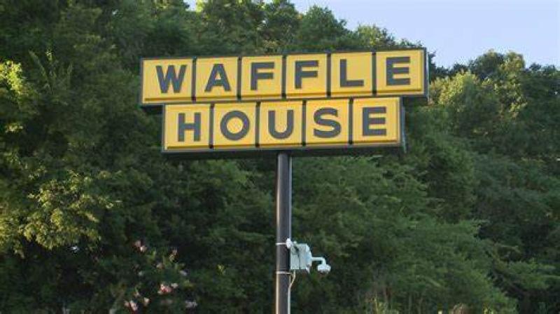 Tucker Carlson interviews Waffle House Wendy