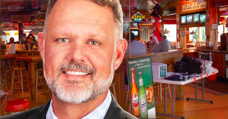 Bigoted Bartlesville Councilman shamed for taking son's basketball team to Hooters… - The Lost Ogle