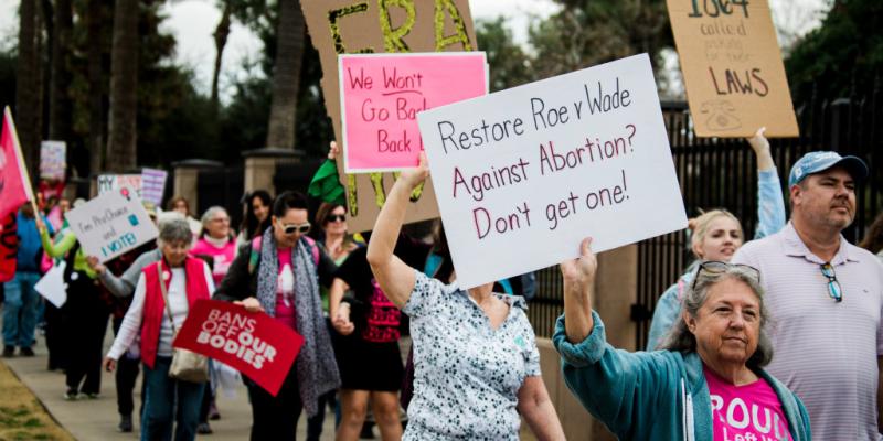 At Arizona abortion clinics, chaos and confusion after court ruling on 1864 ban