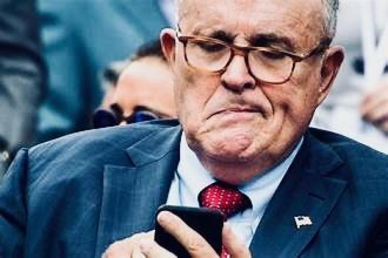 "Donald must have lost my phone number," Rudy says - The Lint Screen