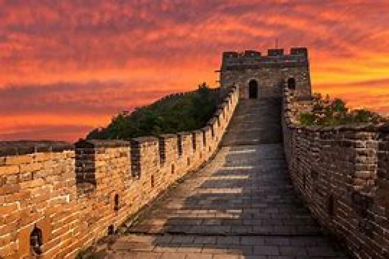 Wonderful Time under the Moon: The Great Wall