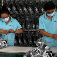 Chinese suppliers face ambiguous global supply chain amid pandemic