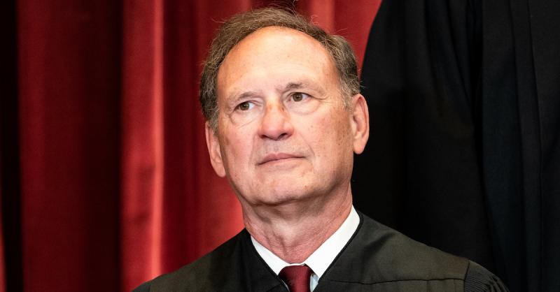 Justice Alito Makes Statement in Discrimination Case of Bisexual Lawyer, Suggests Attorneys Can Be Religious ‘Messengers’