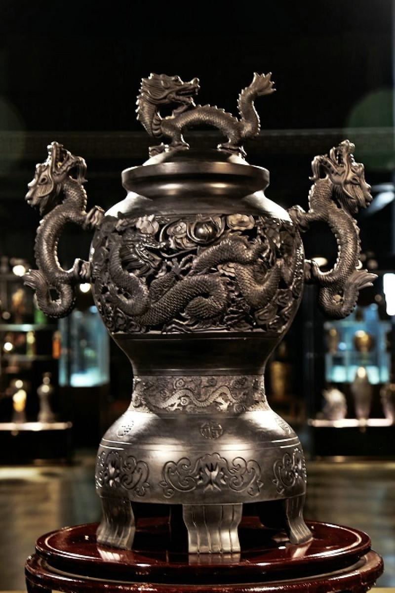 Black pottery rises to fame in a Hebei city