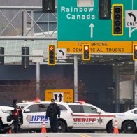 Niagara border crossings closed after explosion on bridge connecting New York and Ontario | CBC News