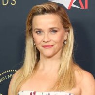 Reese Witherspoon Responds to Fans Concerned She’s Eating Snow: “You Only Live Once”