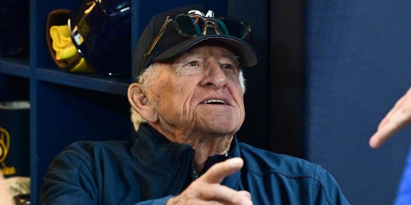 Bob Uecker, legendary baseball broadcaster, dead at 90 | Fox News