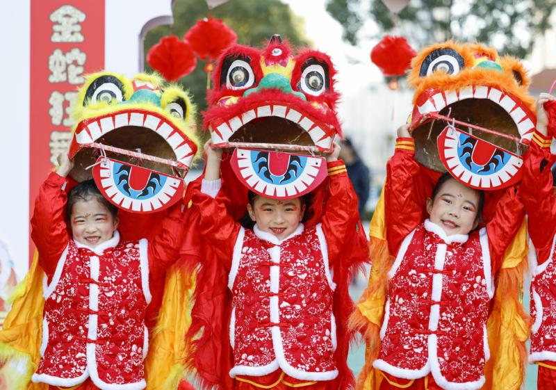 Various activities held across China to welcome upcoming Spring Festival