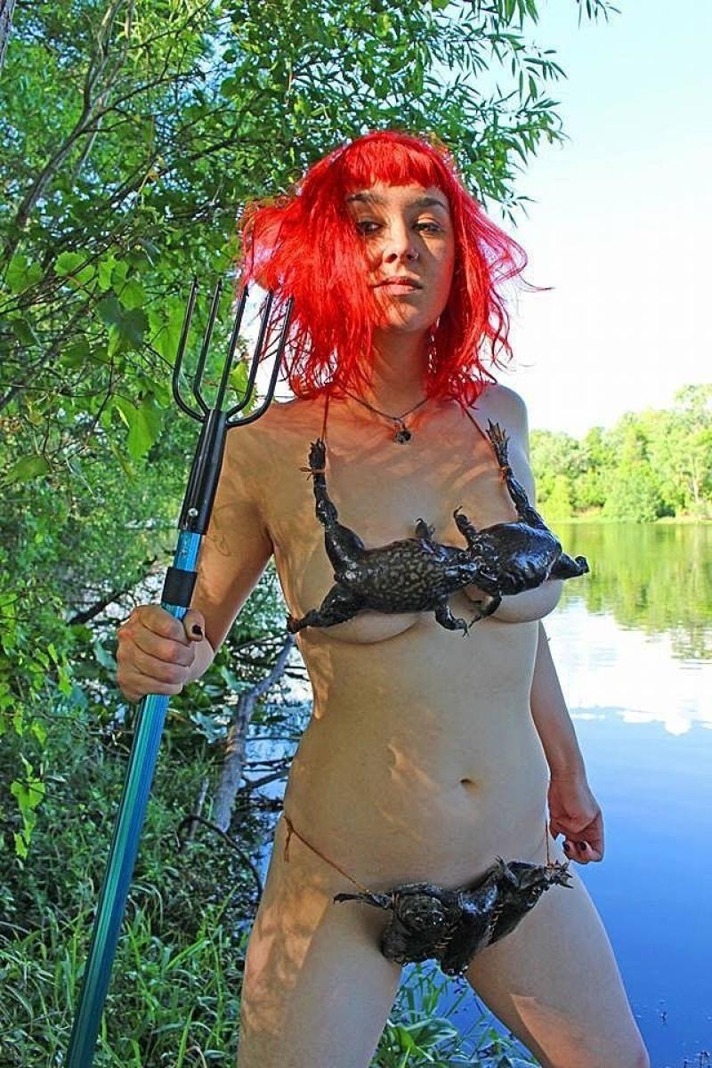 Louisiana Woman Creates Frog Bikini (And It’s Ribbiting)