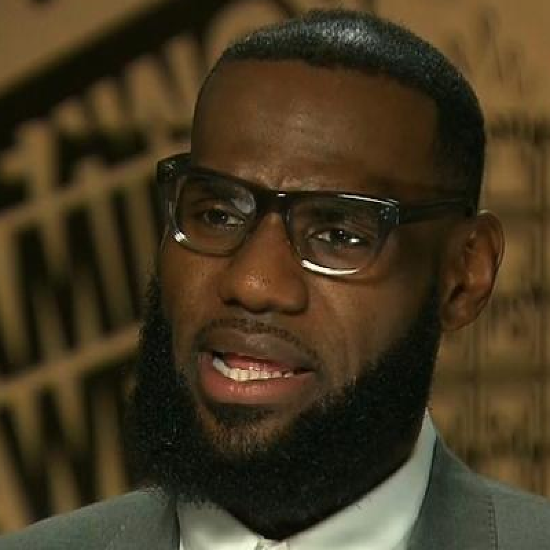 Of course Trump attacks LeBron James: the NBA star is a true role model