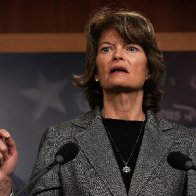 Lisa Murkowski Admits She Thought Being Alaskan Senator Just Meant Having To Deal With Bears & Sh*t!