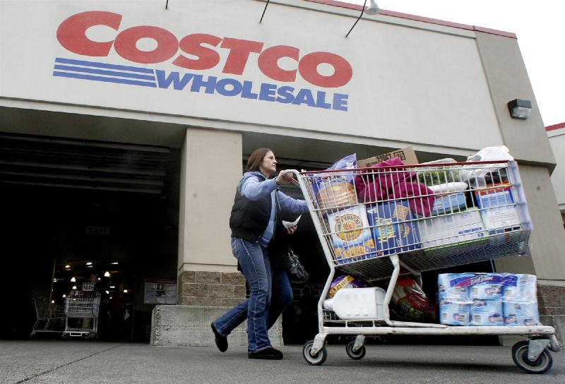 How to save money at Costco (and avoid overspending), according to shopping pros