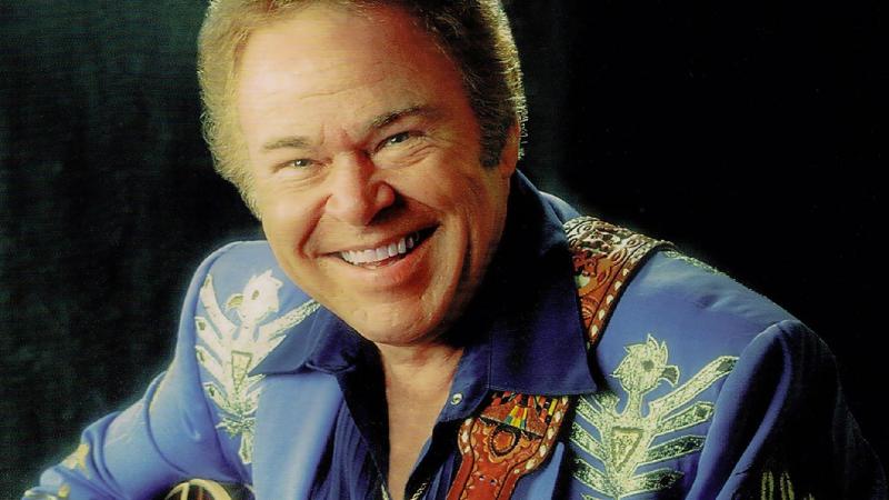 Roy Clark, country music legend and 'Hee Haw' star, dead at 85