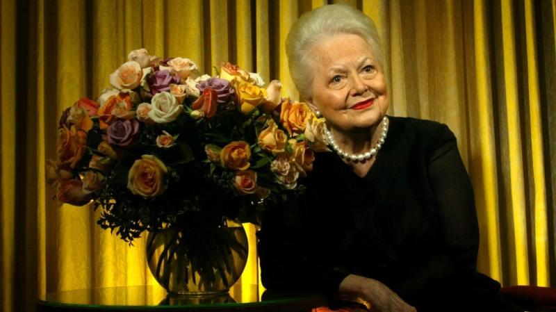 At 102, Olivia de Havilland won't give up her fight over 'Feud.' Will the Supreme Court hear her case?