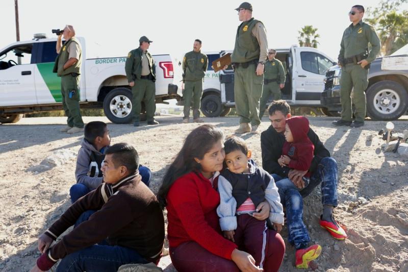 U.S. Arrests Record Number of Families at Southern Border