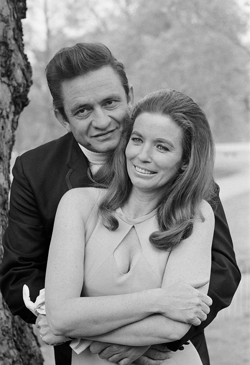 Johnny Cash & Family - Will The Circle Be Unbroken