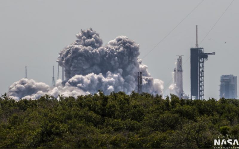 SpaceX conducts Static Fire on Falcon Heavy ahead of Arabsat 6A launch