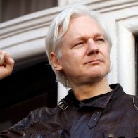 WikiLeaks founder Julian Assange arrested after Ecuador withdraws asylum