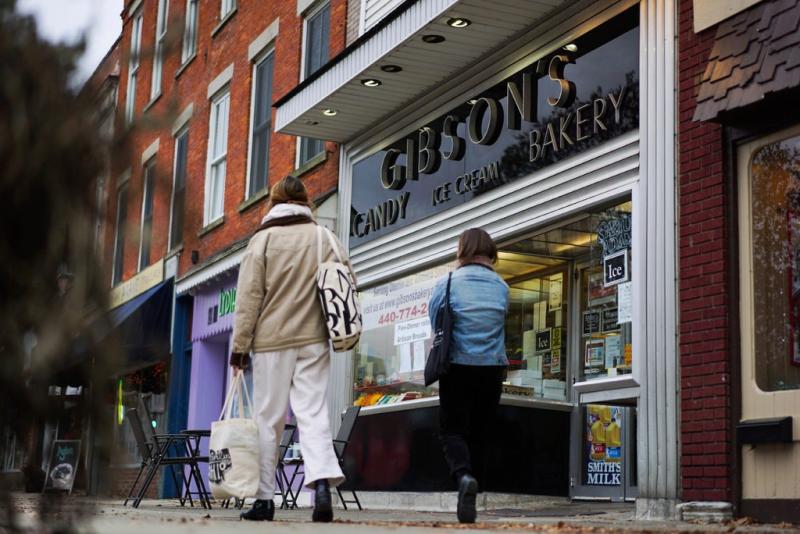 Bakery sues Oberlin College after a robbery at the bakery.