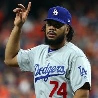 Los Angeles Dodgers' Kenley Jansen executes odd play in pivotal moment against Chicago Cubs