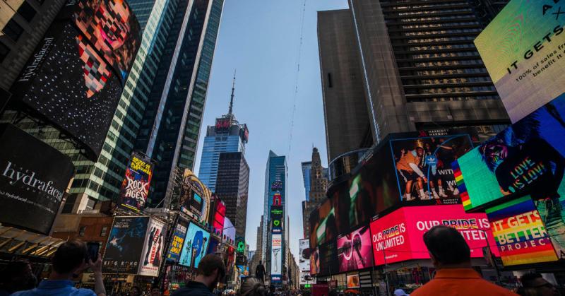 Wallendas Walk tightrope Above Times Square