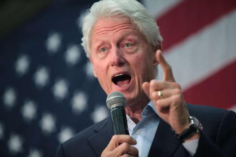 6 Ways Bill Clinton Is Lying About His Assault Weapons ‘Ban’