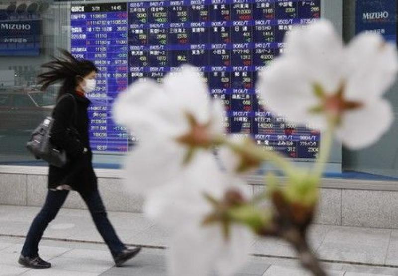 Asian stocks tumble after U.S. announces tariffs on Europe