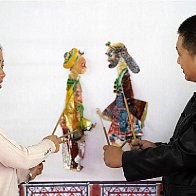 Couple dedicates 15 years to shadow puppetry