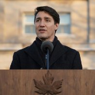 Trudeau to US: don't sign China trade deal unless Canadians freed