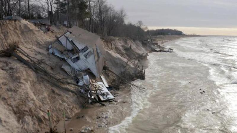Great Lakes erosion destroying beachfront homes