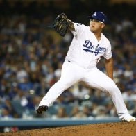 MLB pitchers must face three batters or end inning under new rule