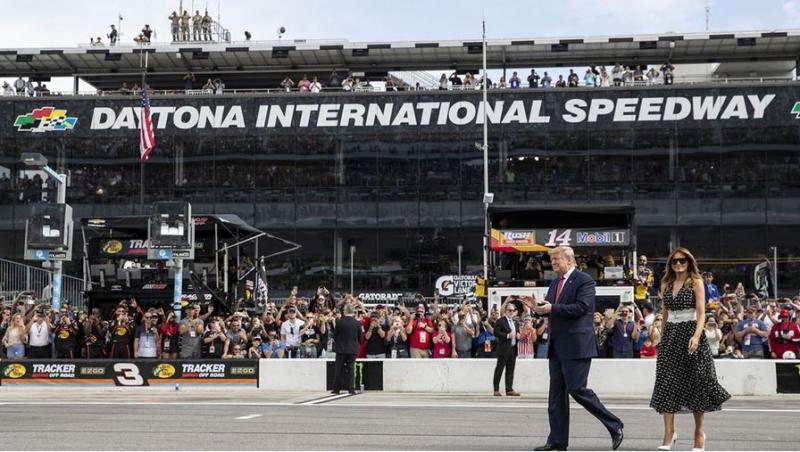 Trump, Melania rev up Daytona 500 ahead of race
