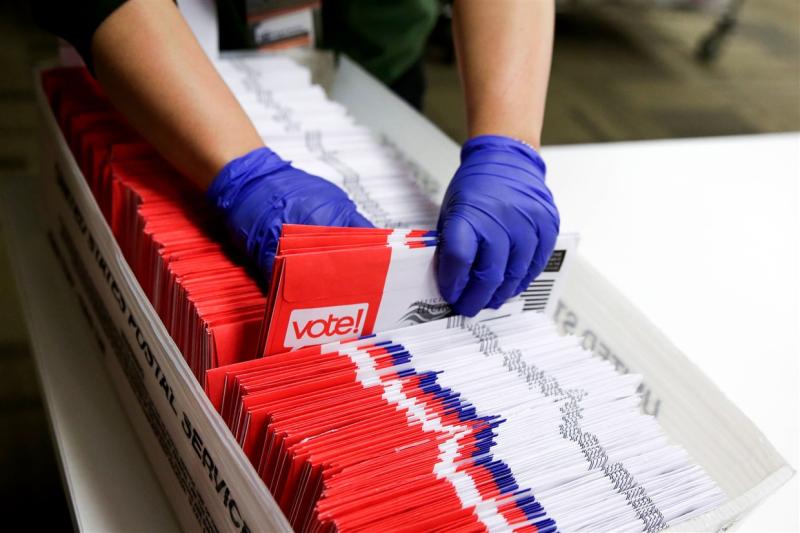 Coronavirus 'worst-case scenario': Could the presidential vote be done by mail?