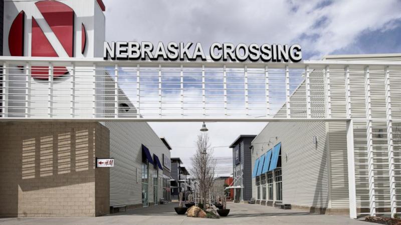 Nebraska mall plans to reopen despite climbing virus cases