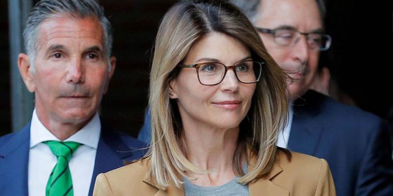 Lori Loughlin sentenced to 2 months, husband to 5 months, in college admissions scandal