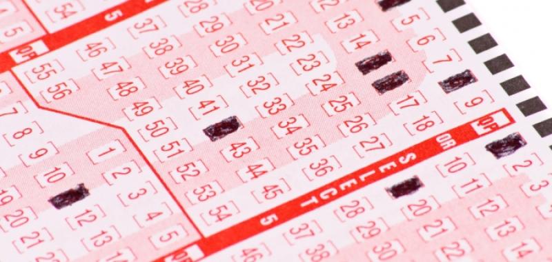 Woman changes up her lotto numbers after 6 years, wins $1.8 million - UPI.com