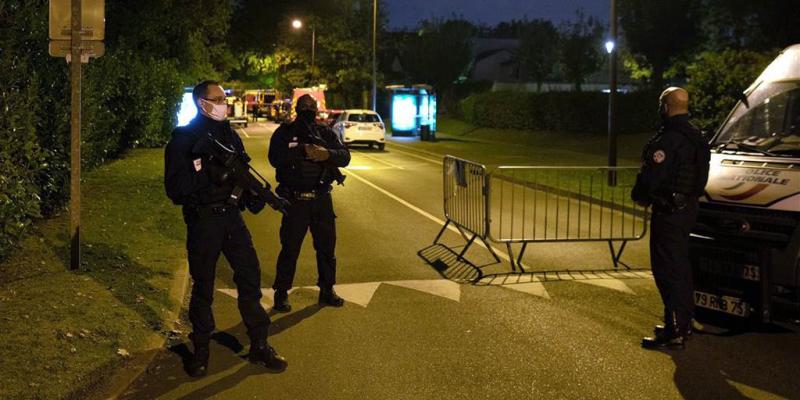 Paris attack: Anti-terror probe launched after teacher decapitated, police kill attacker