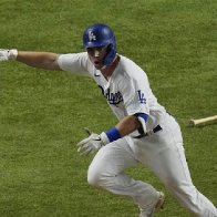 World Series set as Los Angeles Dodgers beat the Atlanta Braves to capture  NL pennant