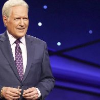 Immigrant families pay tribute to Alex Trebek for helping them learn English